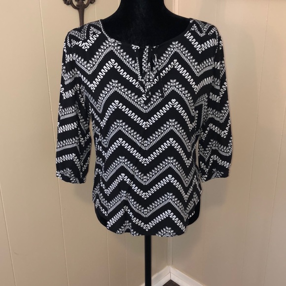 Tops - Black & White Chevron Blouse